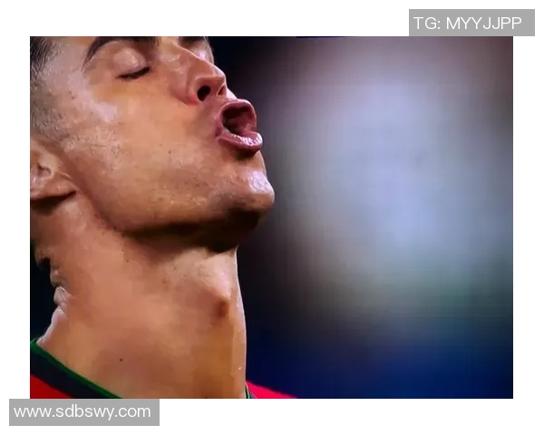 VAR回看12分钟判给葡体点球，对手主帅：这是葡萄牙足球漆黑的一天